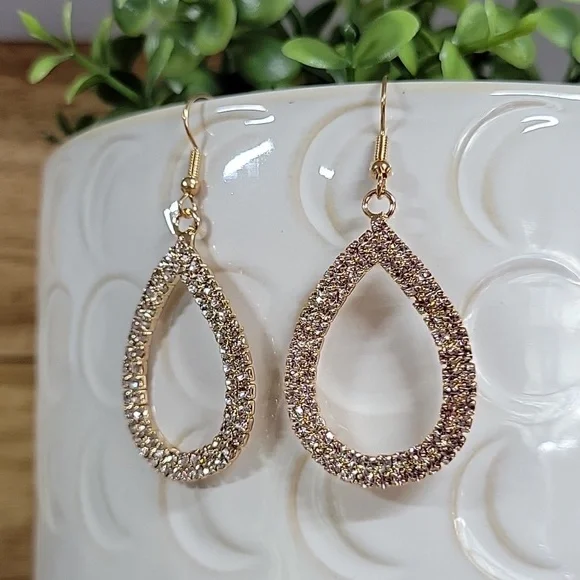 🔥LAST PAIR🔥 Stunning Crystal Teardrop Statement Earrings - Picture 3 of 7
